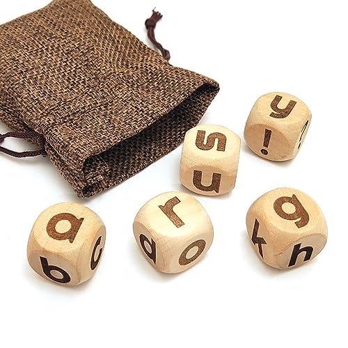 5 Teile/satz 20MM Holz Buchstaben Würfel Set, 6-seitiges englisches Buchstabenmuster gravierte Holz Rolling Dices mit Leinenbeutel von Generic