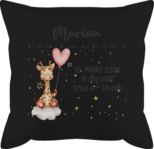 Kissen 50x50 - Geburtsgeschenk Giraffe Datum Uhrzeit Gewicht Größe I Geschenk zur Geburt personalisiert - 50 x 50 cm - Schwarz - geburtskissen personalisierte Baby Giraffen kopfkissen von Geschenk mit Namen personalisiert by Shirtracer