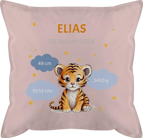 Kissen 50x50 - Zur - Geschenk Geburtsdaten Geschenke Geburt Daten - 50 x 50 cm - Hellrosa - Baby Announcement personalisiertes Schwangerschaft verkünden geburtskissen Babygeschenk füllung von Geschenk mit Namen personalisiert by Shirtracer