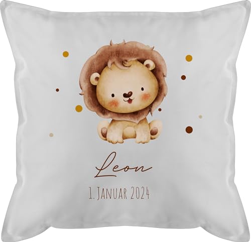 Kissen 50x50 - Löwen - Löwe mit Name und Datum - Geburtstag Geburt Tiermotiv Geschenk - 50 x 50 cm - Weiß - personalisierte personalisiertes löwenmotiv Leo Kindergarten Tiere zur Tier Junge Lion von Geschenk mit Namen personalisiert by Shirtracer