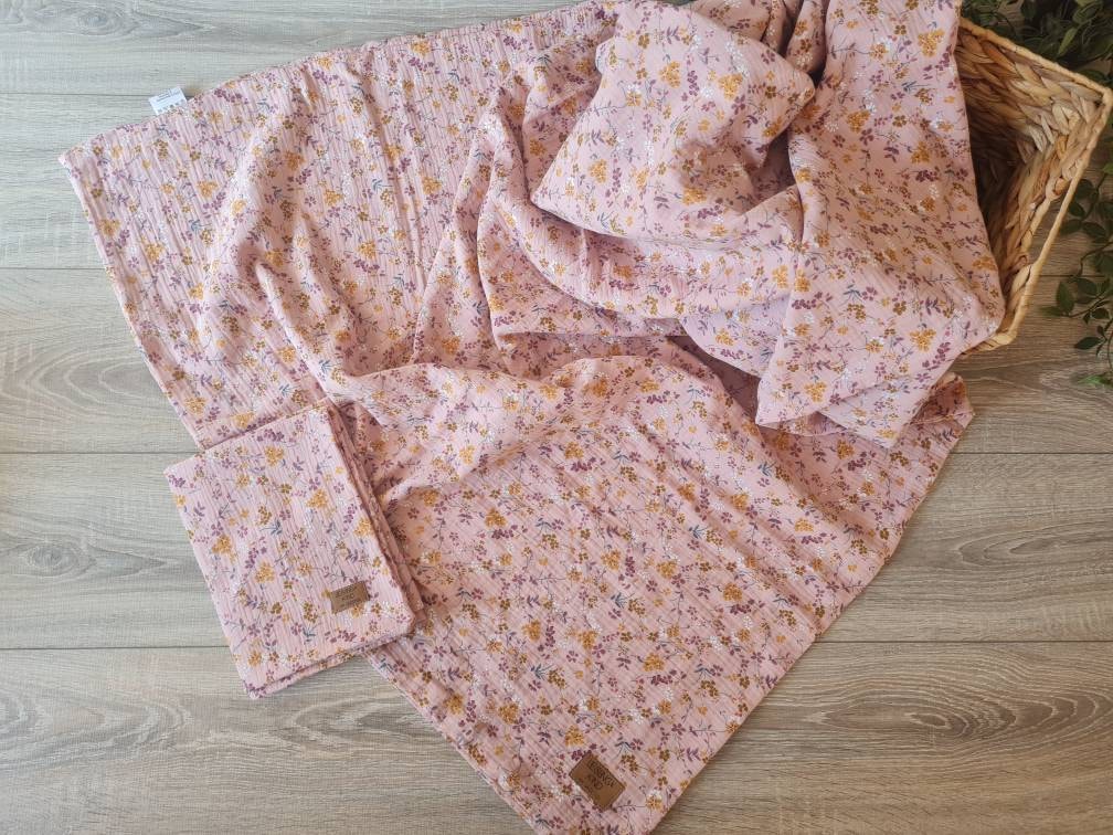 Weiches Musselin Tuch Rosa Spucktuch Doppellagig Aus 100% Baumwolle Baby Kind Mädchen Babydecke Wickelunterlage Stilltuch Puckdecke von Gezeiten