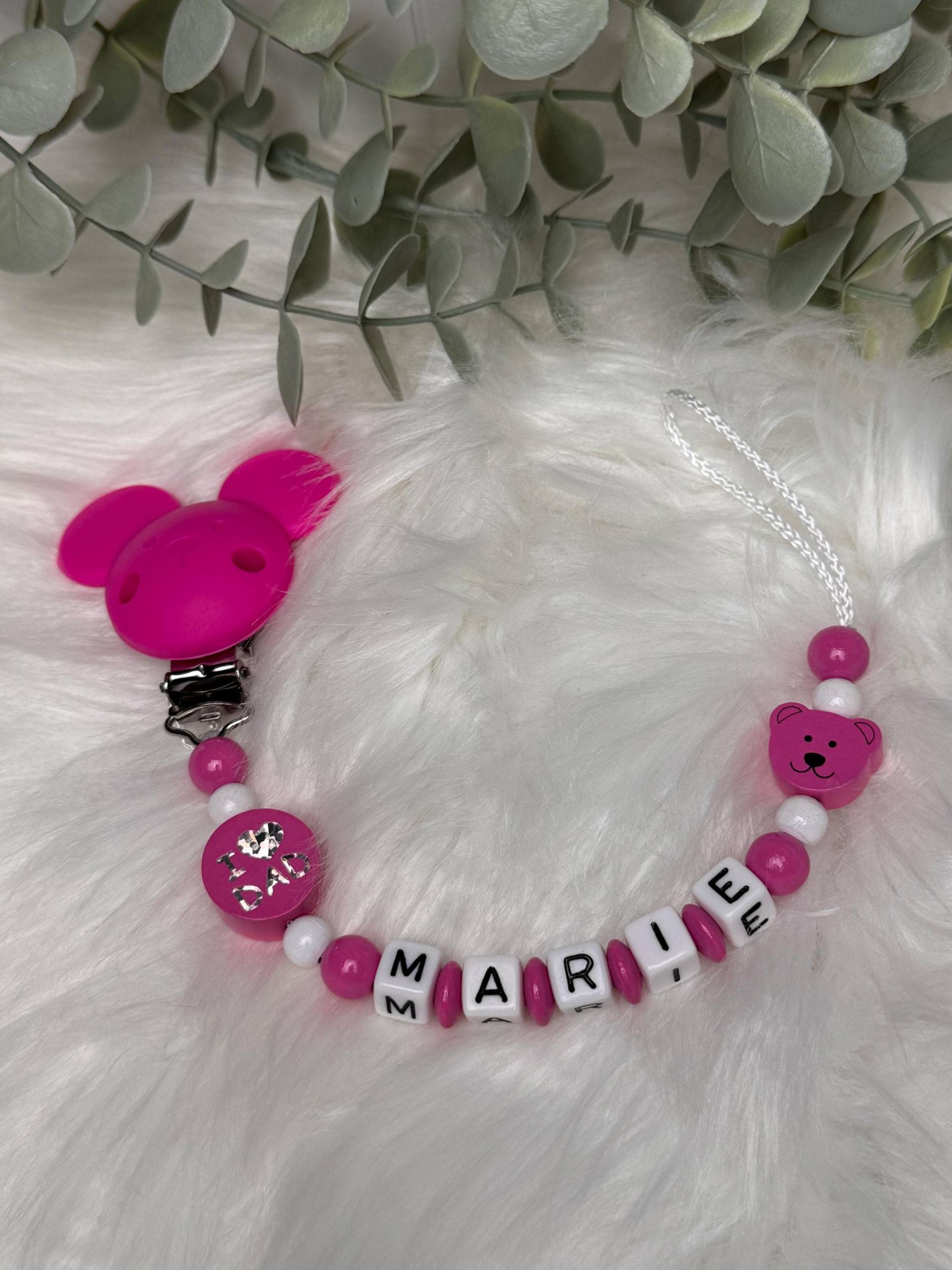 Schnullerkette Mit Namen, Rosa Pink , Geschenkidee, Babyparty, Personalisiert, I Love Mom von GlamAccessoires