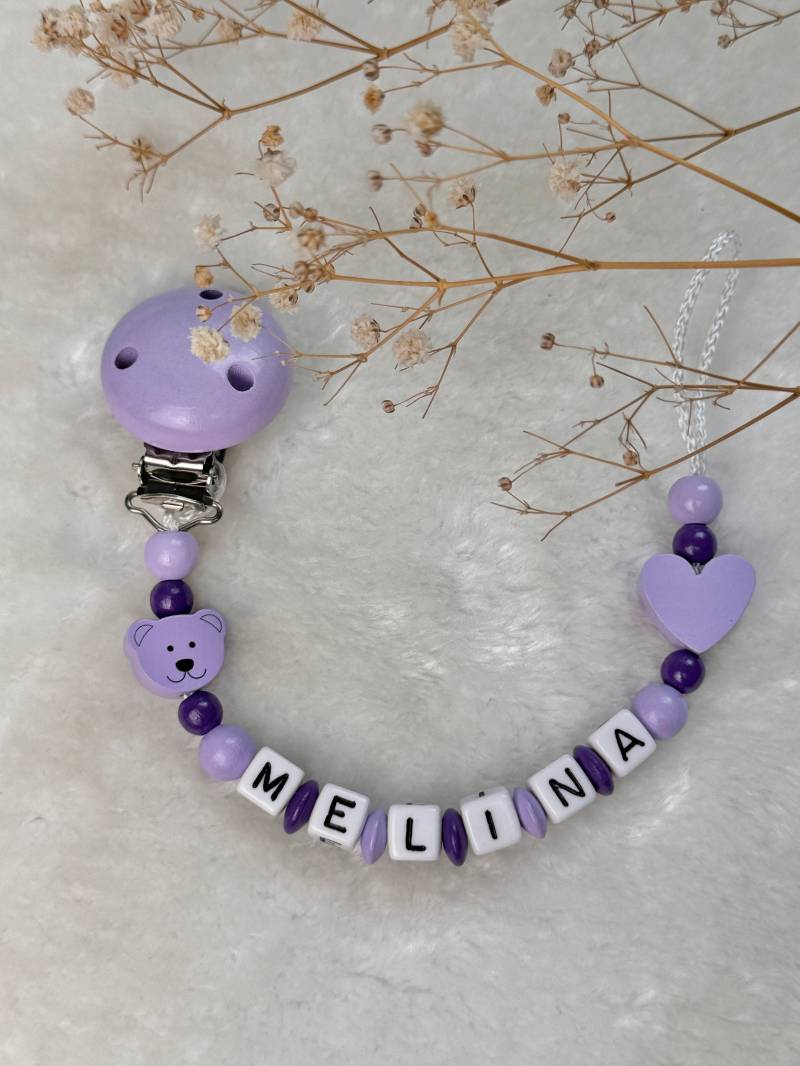 Schnullerkette Mit Namen in Lila, Geschenkidee, Babyparty, Personalisiert von GlamAccessoires