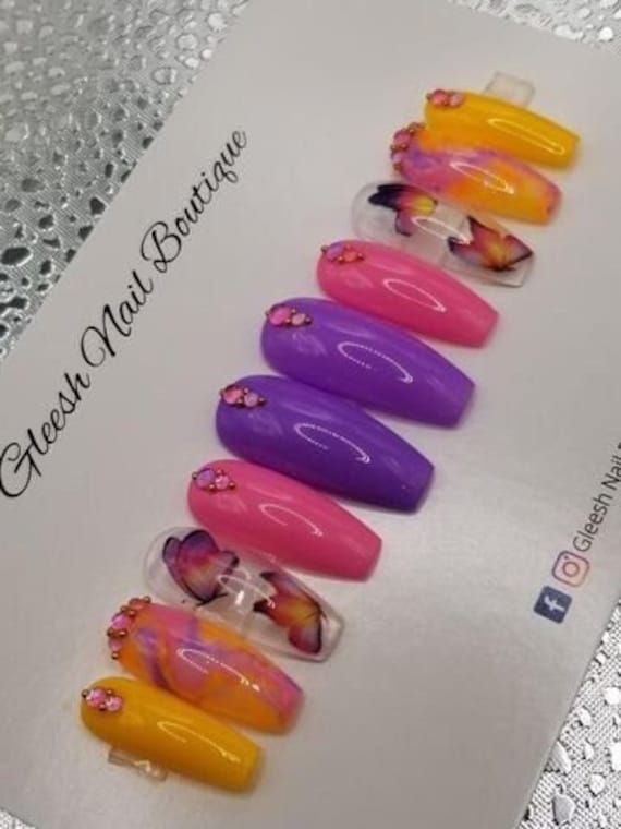 Rosa Lila Gelb Schmetterling Nägel Set - Freestyle Größe Medium von GleeshNailBoutique