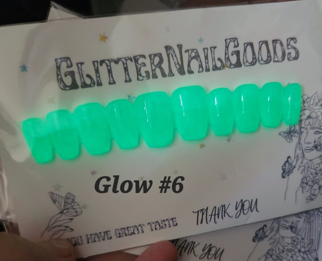 Glow in The Dark Press On Nails, Grundfarbe, Temperaturwechselnd, Blau, Pink, Gelb von GlitterNailGoods