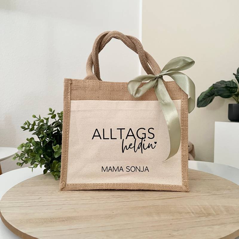 Geschenkset Personalisiert Jutetasche & Kosmetiktasche Mit Namen Alltagsheldin Geburtstag Weihnachten Muttertag Im Set Baumwolle von GluecklichschenkenDE