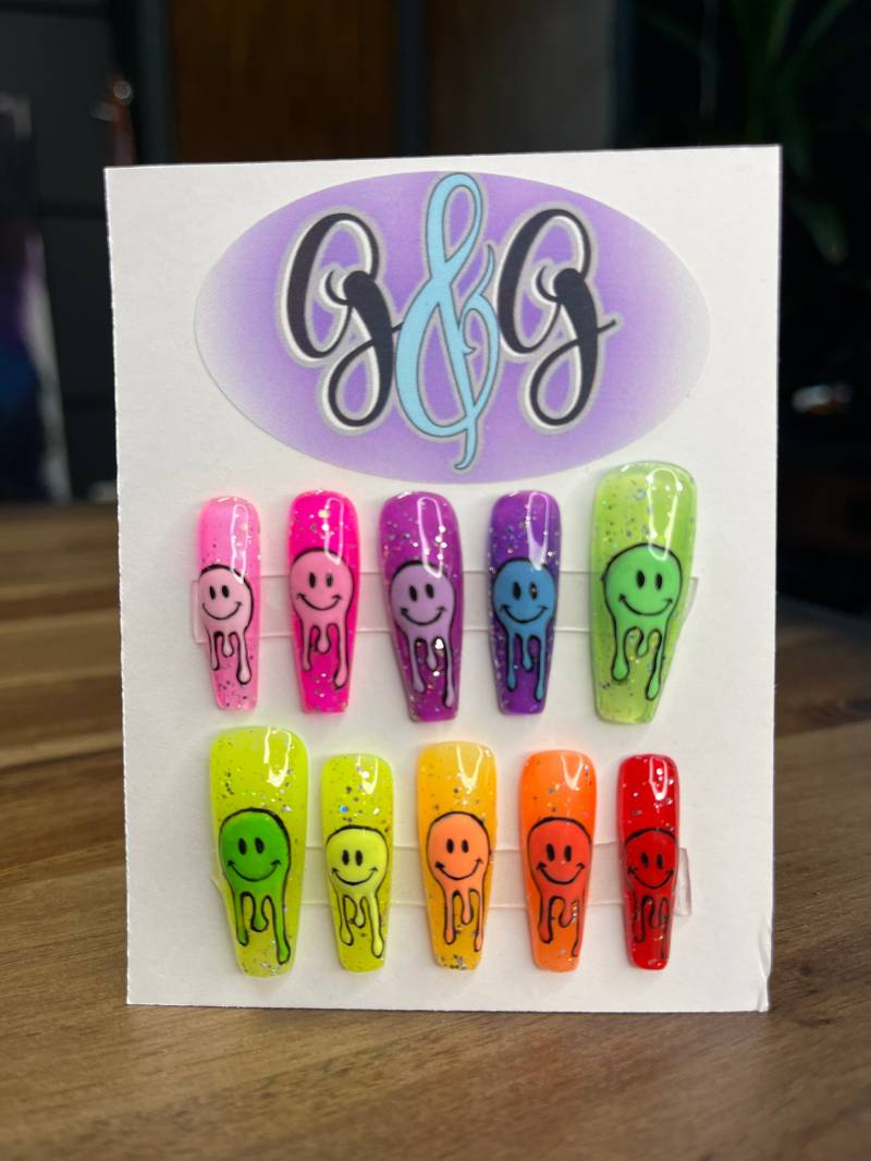 Drippy Smileys Press Ons von GnGCreationsBoutique