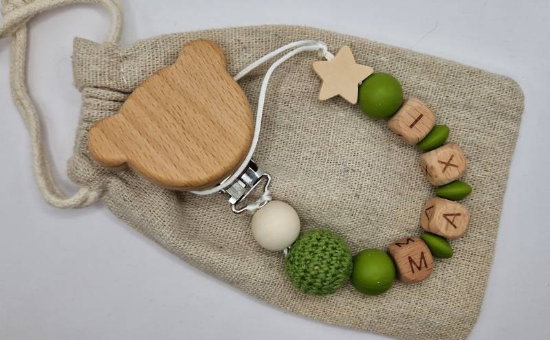 Schnullerkette Mit Namen Neutral Personalisiert Grün| Baby | Geschenk Zur Geburt Holz Silikonperlen |Häkelperlen von GravurHandwerk