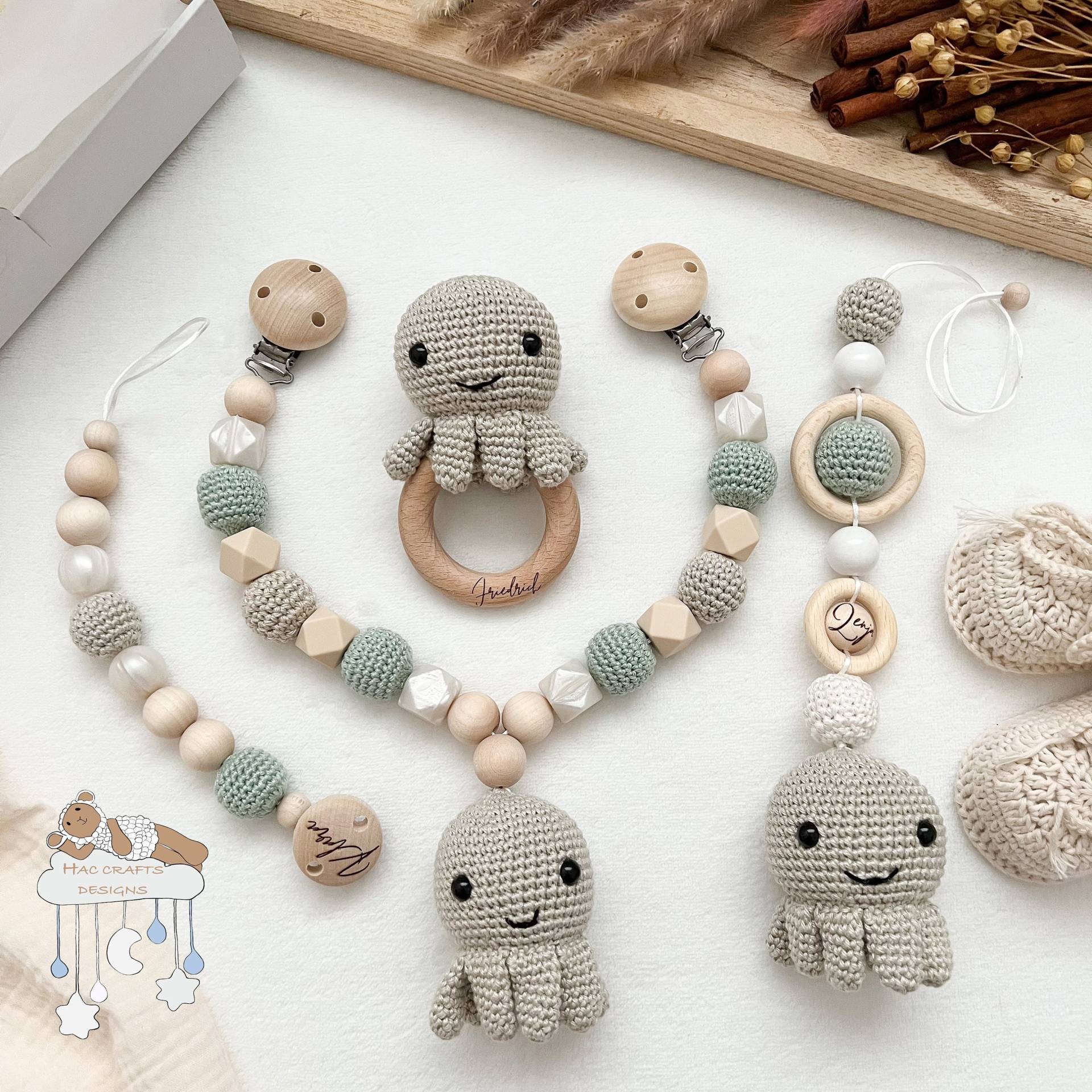 Oktopus in Naturtöne Und Mint Gehäkelt Set Kinderwagenkette Anhänger Schnullerkette Junge Mädchen von HACCraftsDesigns