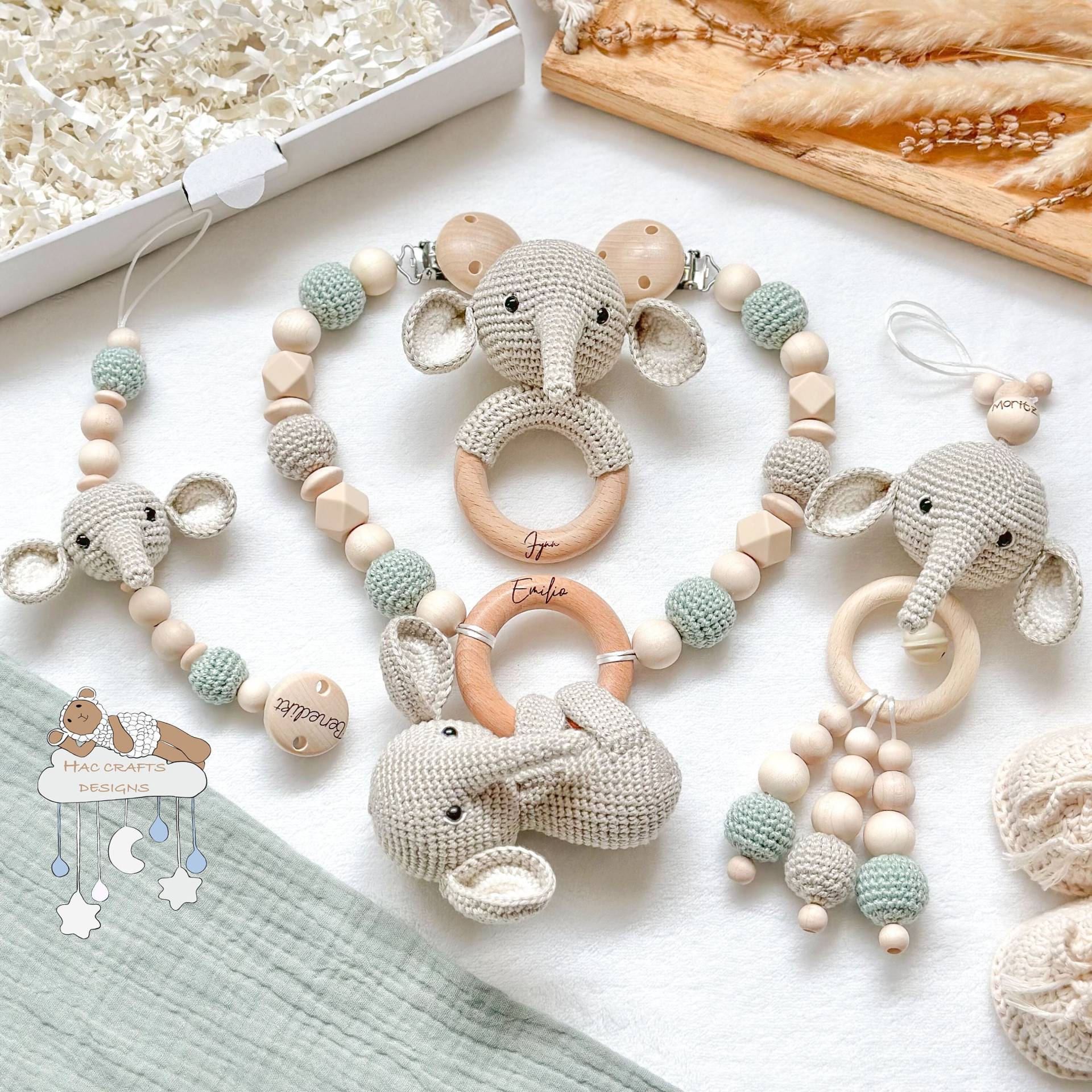 Personalisiert Elefant Sparset Kinderwagenkette Anhänger Greifring Schnullerkette Babyshower Taufe Geburtsgeschenk Mit Gravur Naturtöne von HACCraftsLittle