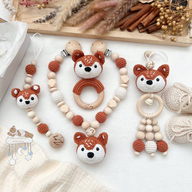 Personalisiert Fuchs Sparset in Rot Kinderwagenkette Anhänger Greifring Schnullerkette Babyshower Taufe Geburtsgeschenk Mit Gravur von HACCraftsLittle