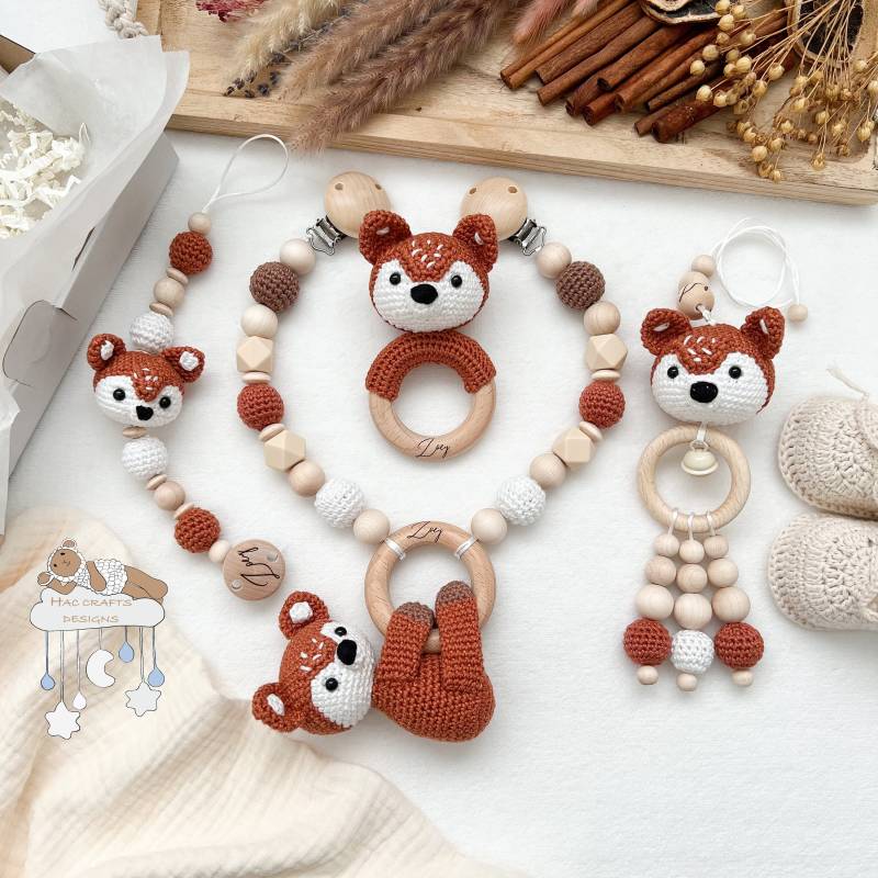 Personalisiert Fuchs Sparset in Rot Und Braun Kinderwagenkette Anhänger Greifring Schnullerkette Babyshower Taufe Geburtsgeschenk Mit Gravur von HACCraftsLittle