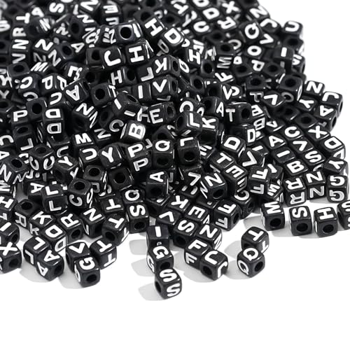 HERZONE schwarz buchstabenperlen zum auffädeln 700pcs 7mm A-Z würfelperlen Alphabet Perlen für Armband Schmuck DIY Basteln (schwarz 7mm) von HERZONE