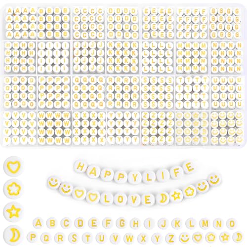 HOLDLEAF 1400 Stück Gold Alphabet Perlen，7mm Buchstabenperlen zum Auffädeln，Rund Buchstaben Perlen für Armbänder，Buchstabenperlen A-Z und Smiley Herz Perlen für Armbänder Halsketten Schmuck DIY von HOLDLEAF