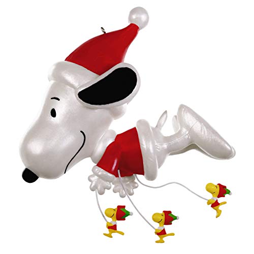 Hallmark Keepsake Weihnachts-Ornament 2019 Jahr datiert The Peanuts Gang Fly Parade, Snoopy-Ballon von Hallmark Keepsake