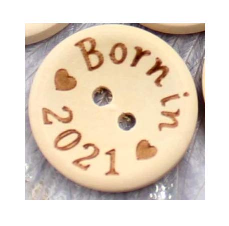 15 Holz Knöpfe rund natur mit Aufdruck born 2021-20mm - 2 Löcher zum aufnähen annähen DIY Handarbeit Scrapbooking für Kinderkleidung Jacken Mützen Strampler von Handarbeit-Lieblingsladen