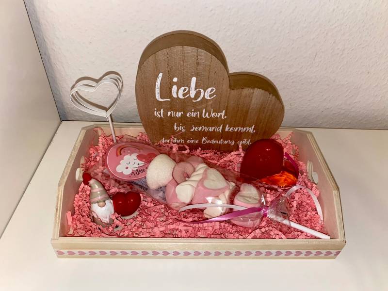 Valentinstag's Geschenk/Präsentkorb von HandmadeByNina13