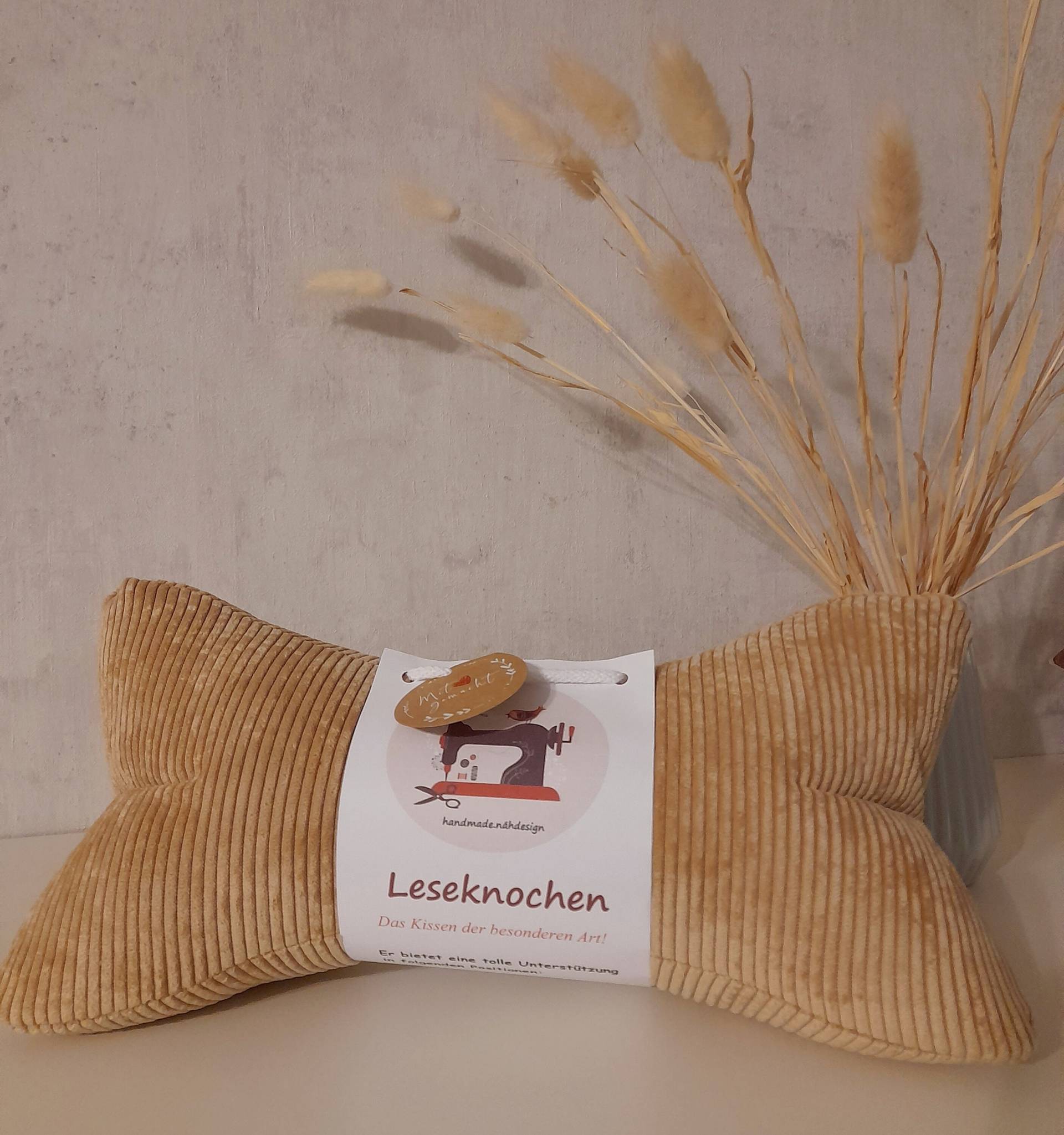 Cord - Leseknochen Nackenkissen 36x18 cm Camel/Gold von HandmadeNaehdesign