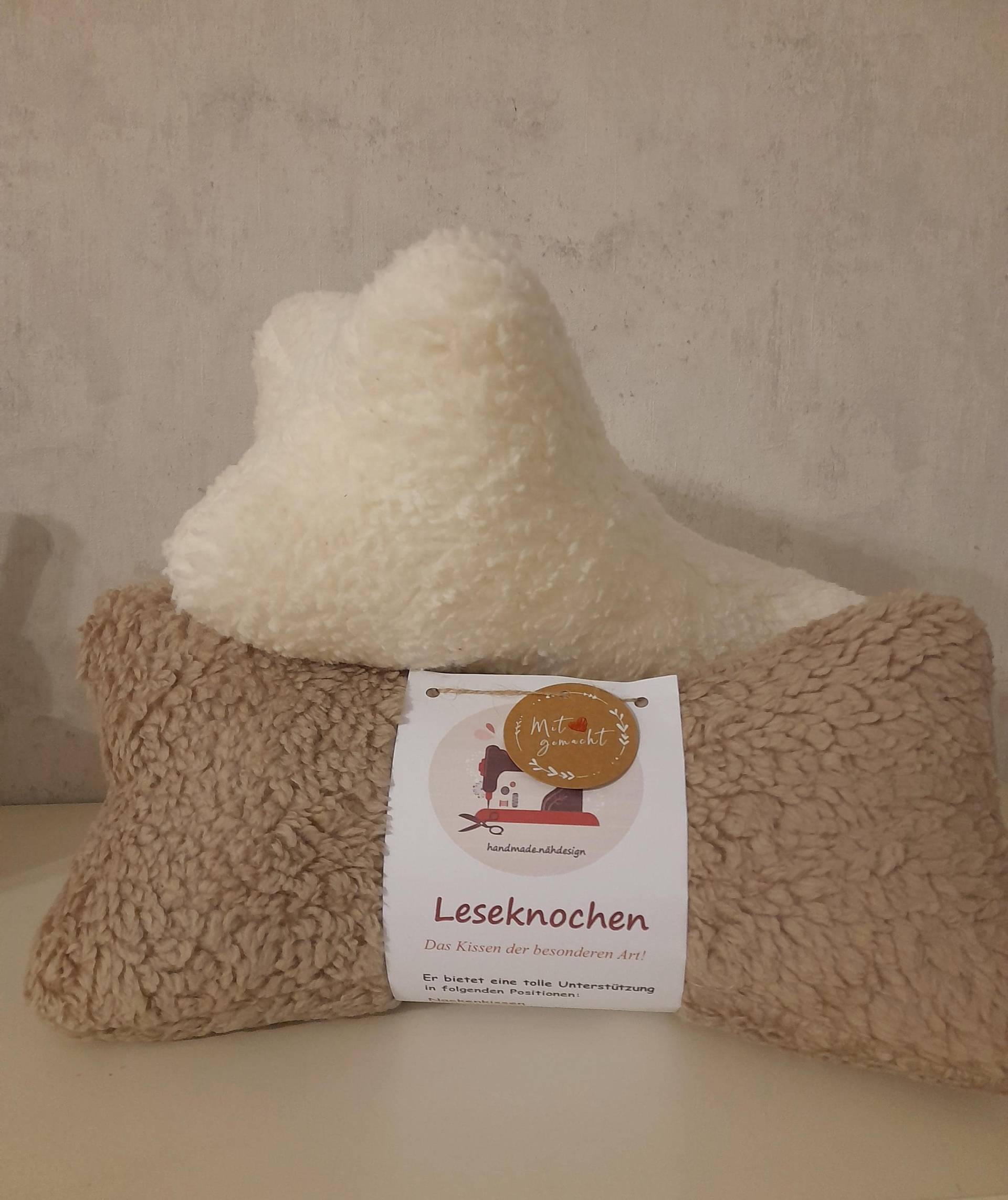 Leseknochen Nackenkissen 36x18 cm Handmade Teddyplüsch von HandmadeNaehdesign