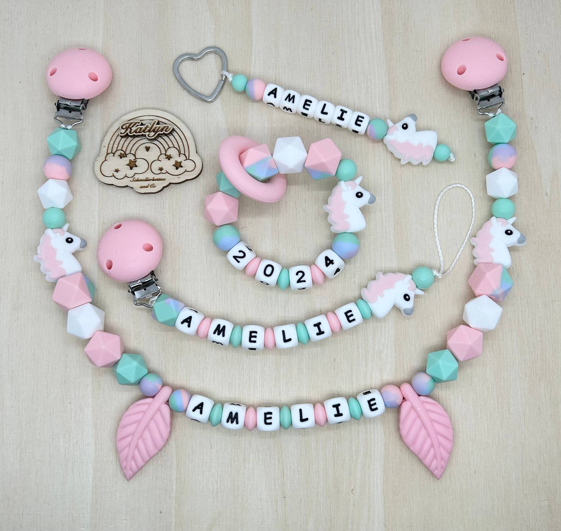 Babygeschenk Schnullerkette Mit Name , Kinderwagenkette, Schlüsselanhänger Und Greifling Aus Silikon Perlen Einhorn+ Ring Adaptor Gratis von Handmadekatlyn