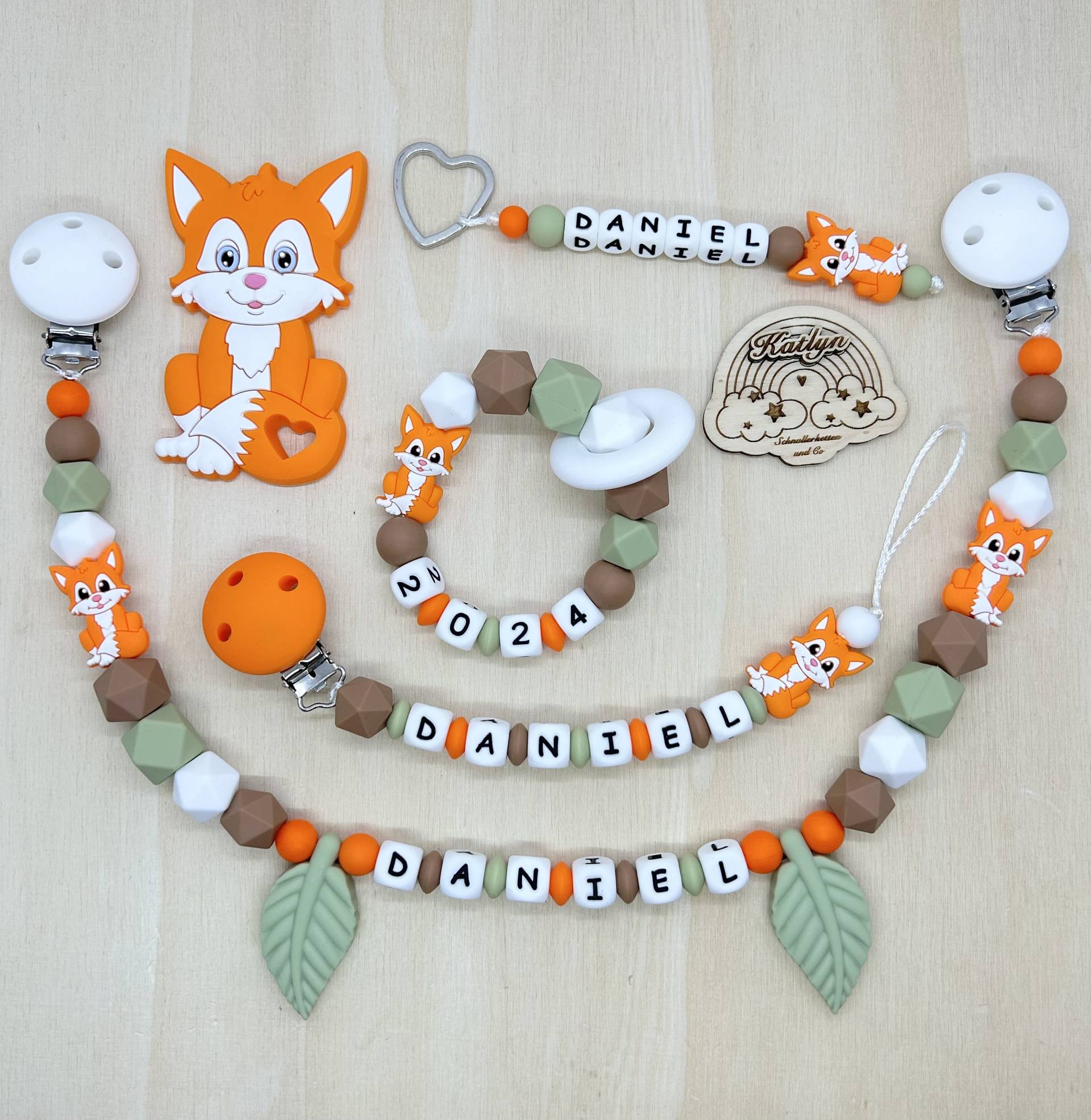 Babygeschenk Schnullerkette Mit Name , Kinderwagenkette, Schlüsselanhänger Und Greifling Aus Silikon Perlen Fuchs + Ring Adaptor Gratis von Handmadekatlyn