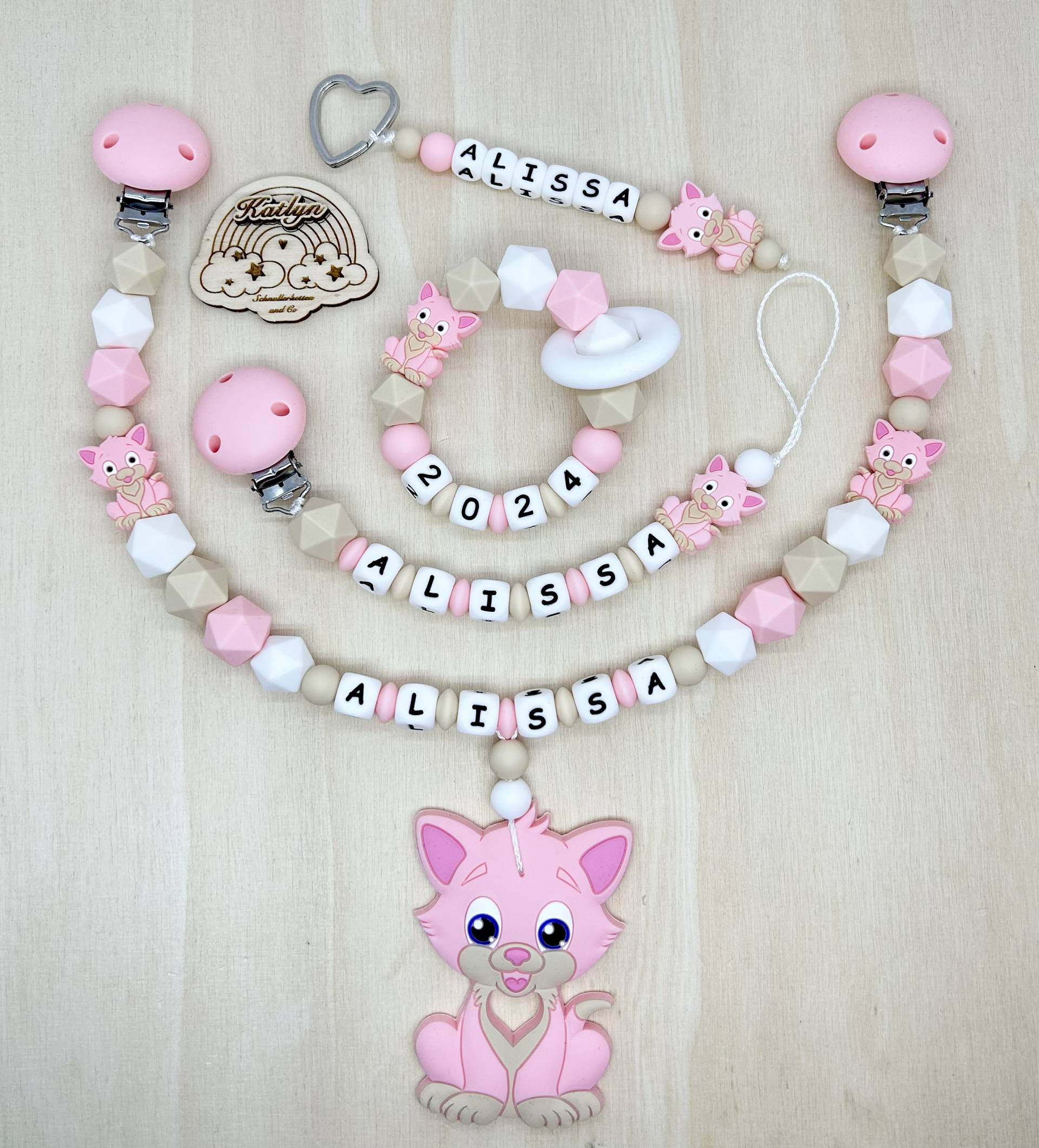 Babygeschenk Schnullerkette Mit Name , Kinderwagenkette, Schlüsselanhänger Und Greifling Aus Silikon Perlen Katze + Ring Adaptor Gratis von Handmadekatlyn