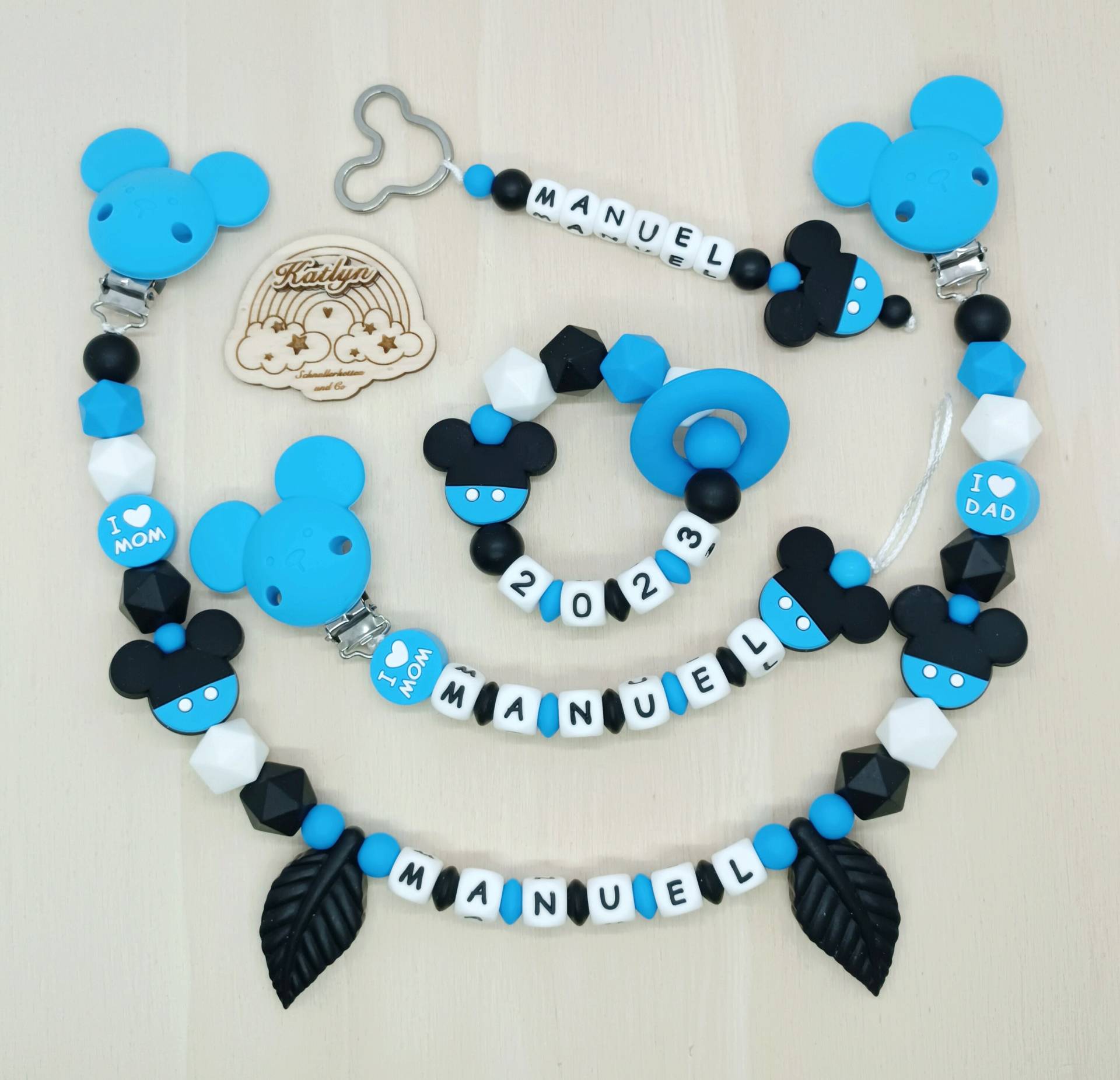 Babygeschenk Schnullerkette Mit Name , Kinderwagenkette, Schlüsselanhänger Und Greifling Jungen Aus Silikon Perlen + Adaptor Ring Gratis von Handmadekatlyn