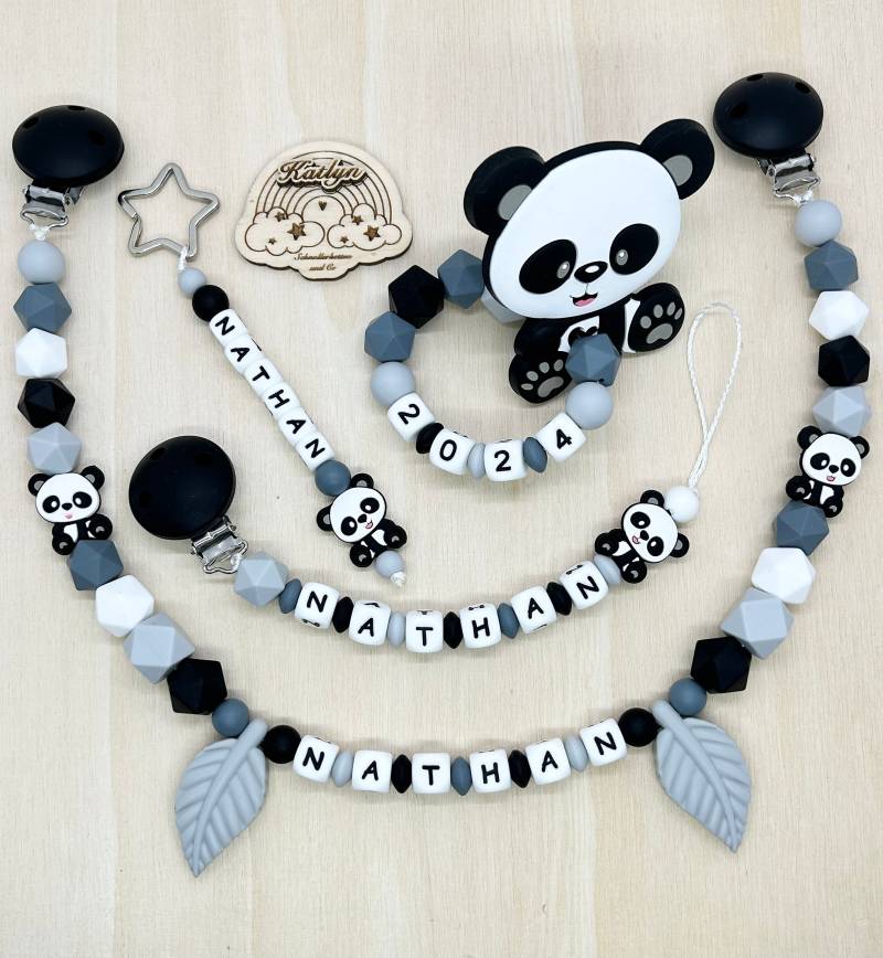 Babygeschenk Set . Schnullerkette Mit Name Kinderwagenkette Greifling Schlüsselanhänger Panda Grau von Handmadekatlyn