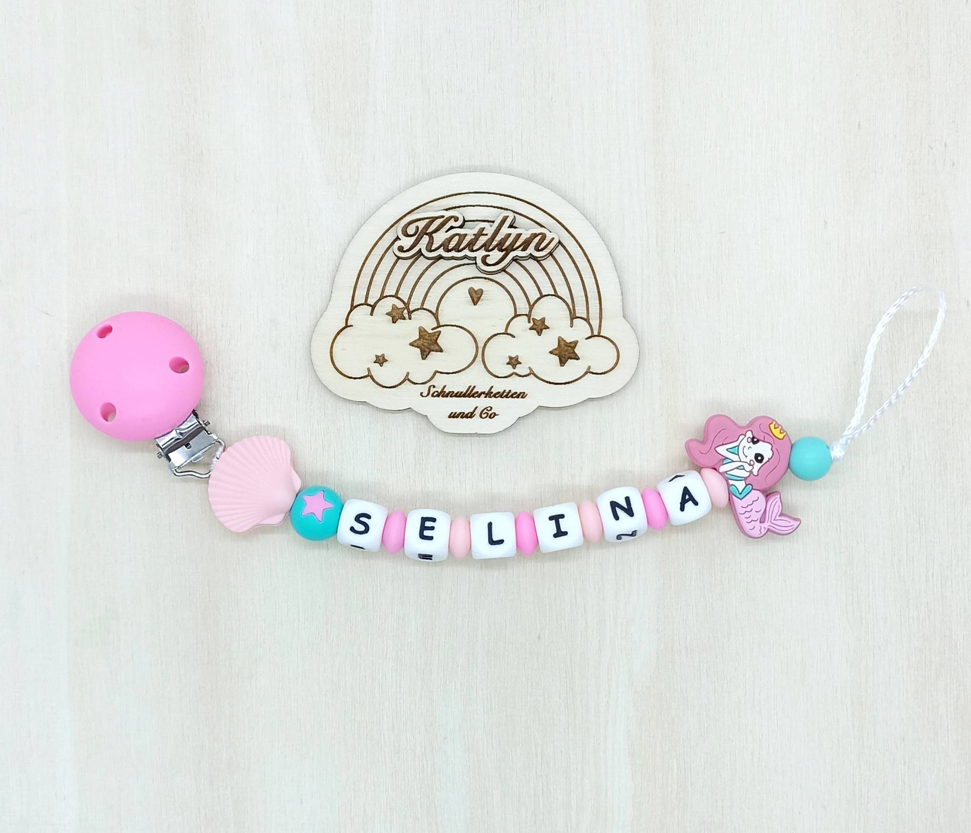 Schnullerkette Mit Namen Mädchen Aus Silicon+ Adaptor Gratis von Handmadekatlyn