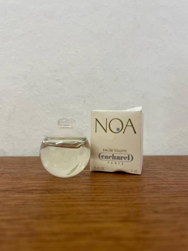 Mini Vintage Noa Cacharel Parfum Eau De Toilette 7Ml Miniatur Flakon Mit Ovp Duft von HannoverVintagestore