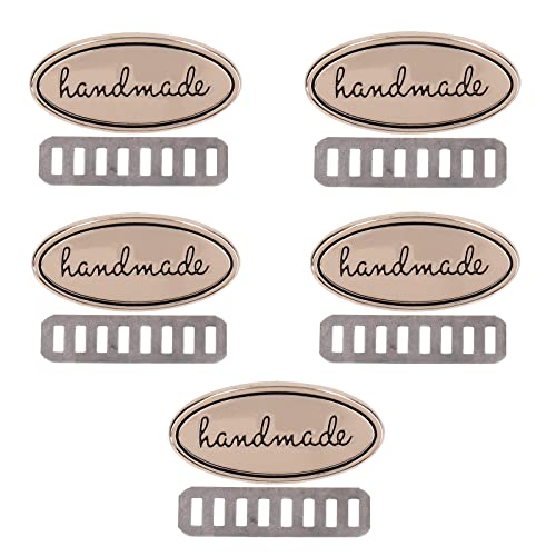 5 Stück Metall Handmade Tag, Retro Briefetikett Knöpfe, Kleider Etiketten Anhänger Tags Handwerk Tags mit Löcher für DIY Kleidung Hüte Charms(Gold) von Hapivida