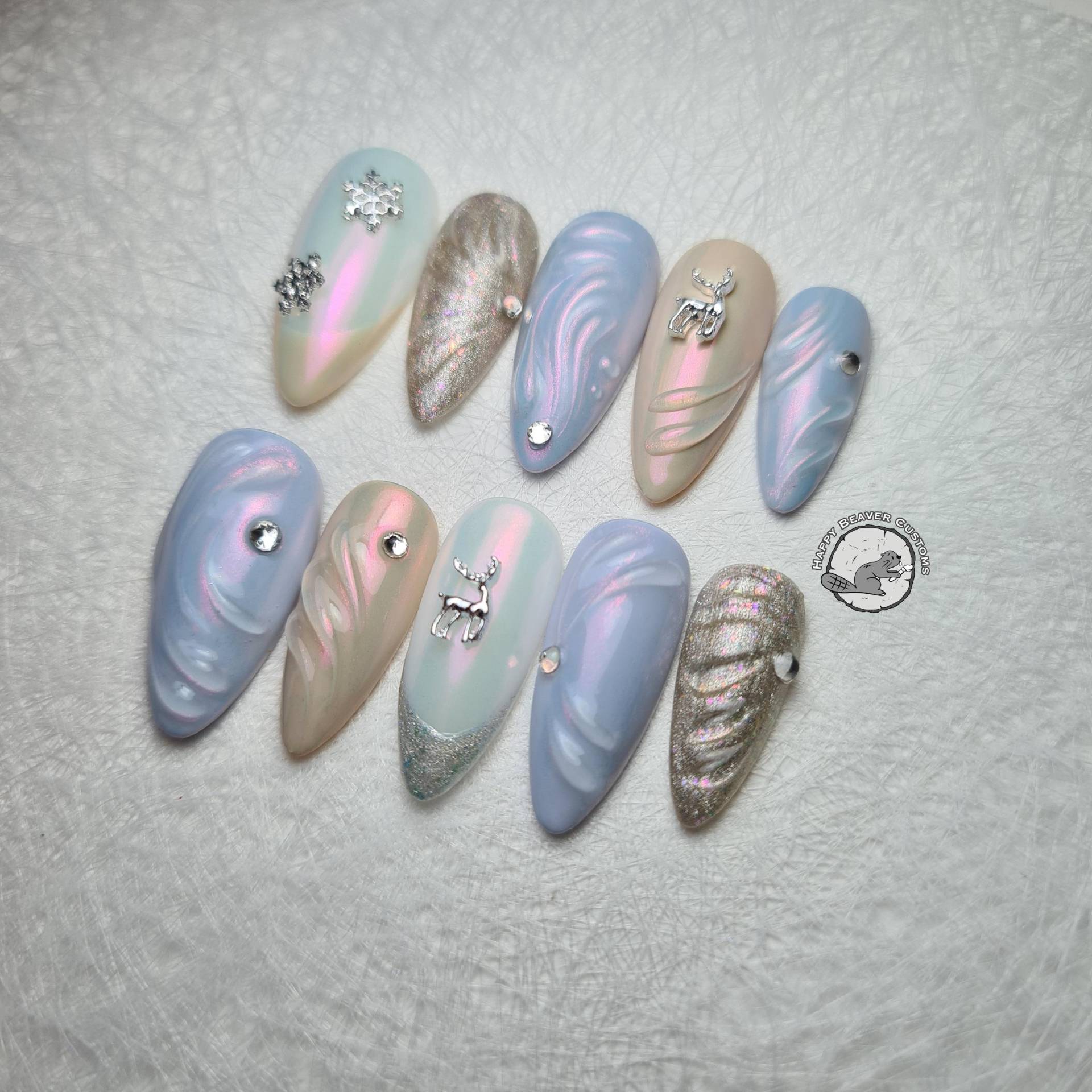 Ethereal Christmas 3D Press On Nails, Blau, Rosa, Beige, Weiße Freestyle Kunstnägel, Gel Nagel, Fairy Winter Nägel, Reindeer Schneeflocken Nägel von HappyBeaverCustoms