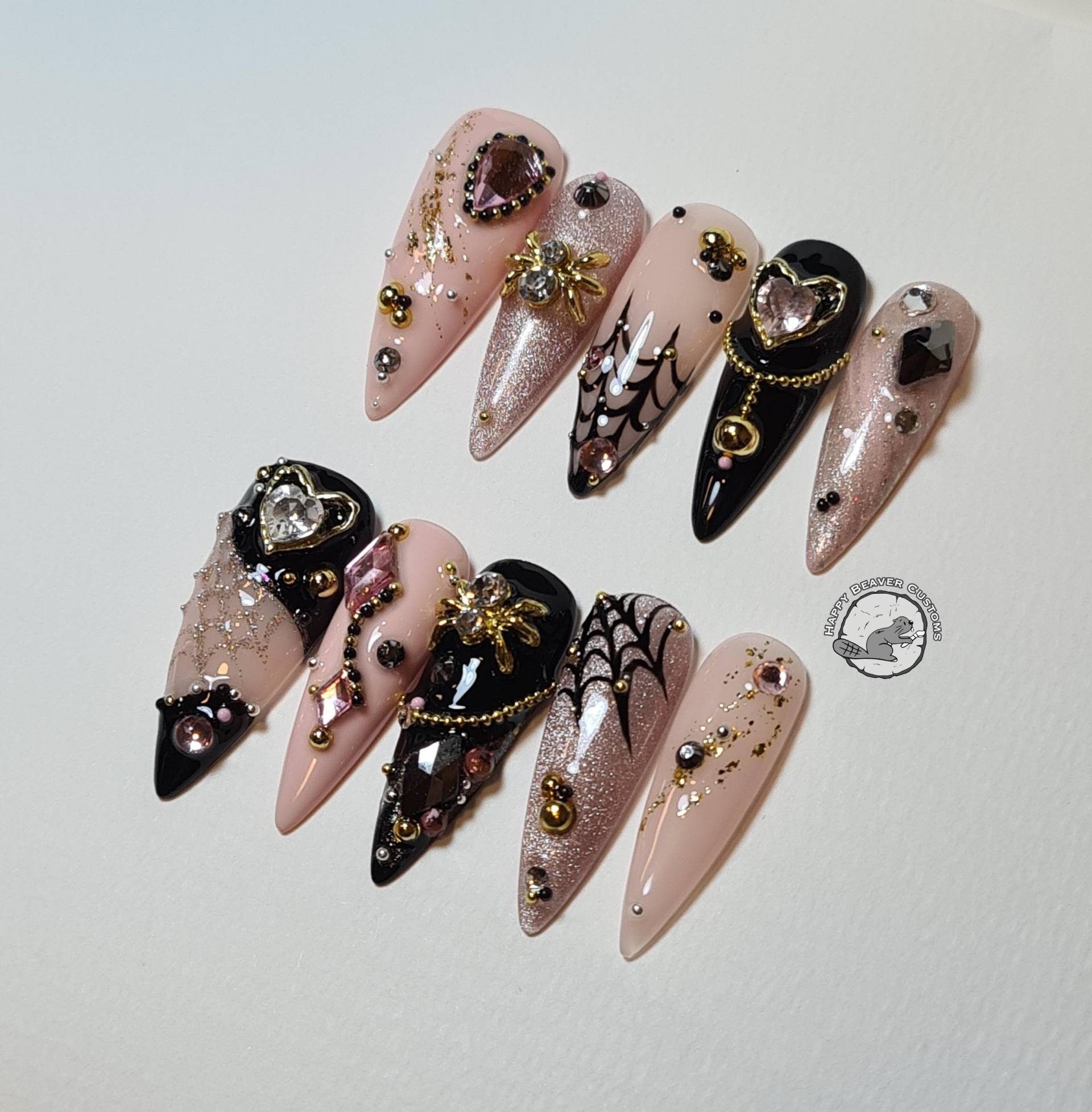 Halloween Spinne 3D Press On Nails, Glänzende Freestyle-Nägel, Party-Lange Stiletto-Nägel, Roségold-Schwarz-Nägel, Gel-Nagel, Y2K-Kristallnägel von HappyBeaverCustoms