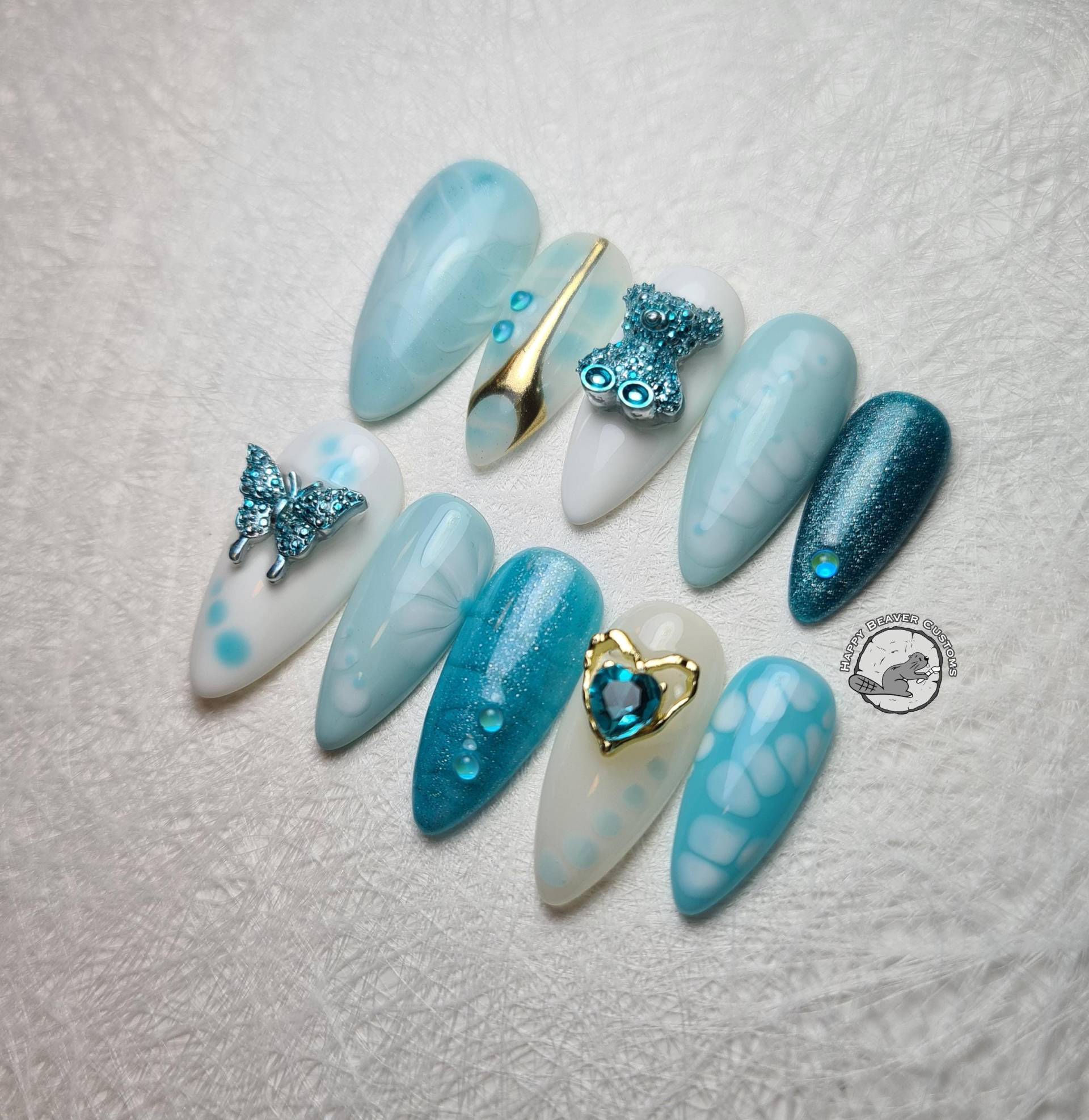 Freestyle 3D Press On Nails, Herzen Teddybären Schmetterlinge Nägel, Blau Türkis Weiß Glänzend Lange Gel Nagel, Süße Nägel von HappyBeaverCustoms