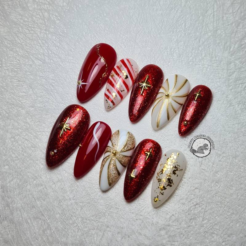 Weihnachten 3D Press On Nails, Freestyle Nägel, Rot Weiß Goldene Falsche Gel-Nagel-Set, Glitter Lange Winternägel, Glänzende Partynägel von HappyBeaverCustoms