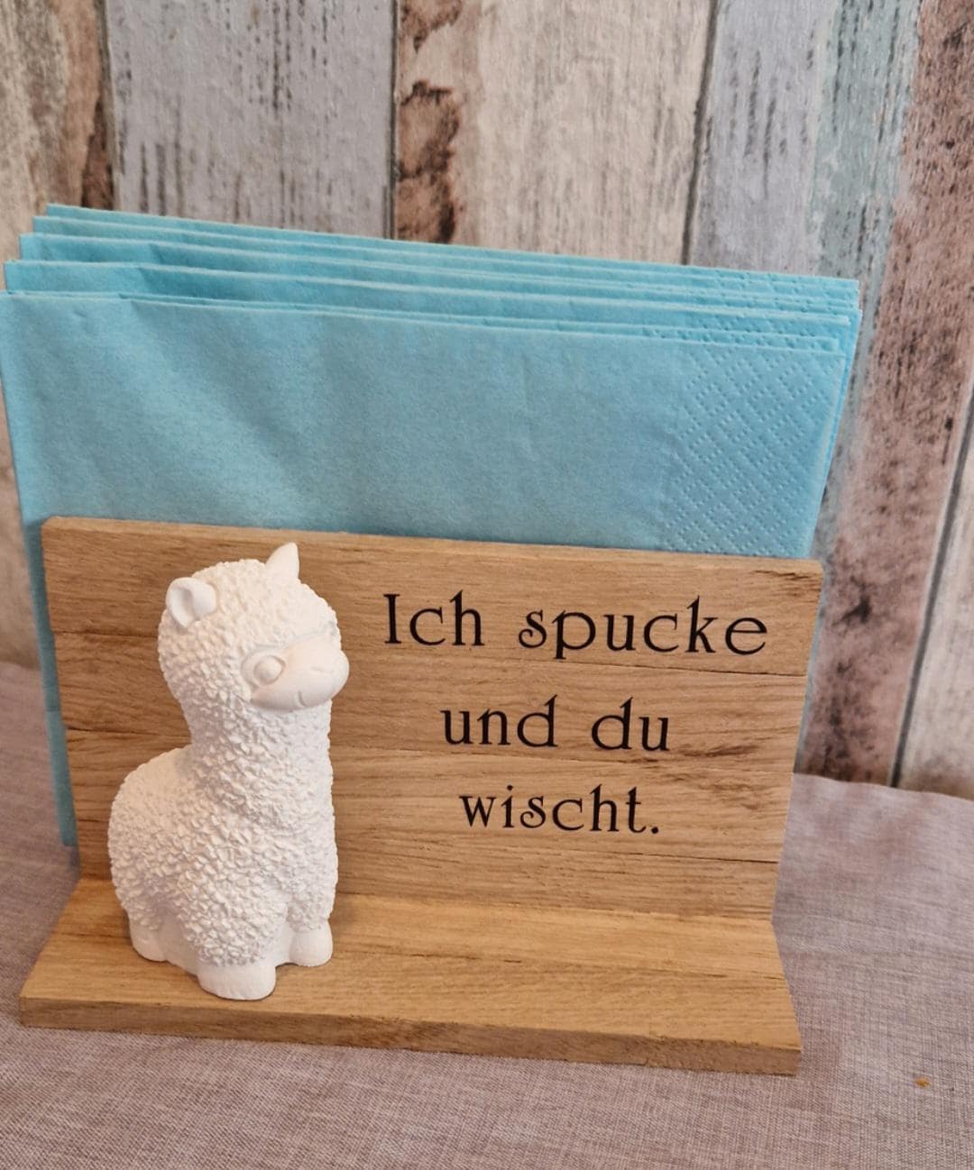 Serviettenhalter Lama Lustig Geschenk Holz Alpaka Dekoration von HarmonyHandmadeWaren