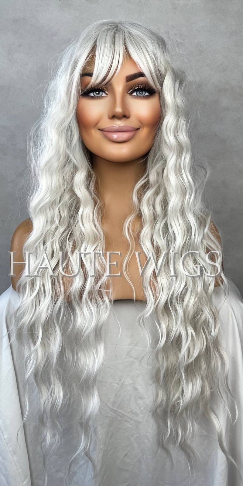 Ice White Ashy Gewellte Lockige Lange 30 Zoll Perücke Fransen Pony Mittelteil Platinum Peroxid Blond von HauteWigs