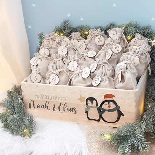 Personalisierte Adventskiste - Adventskalender aus Holz mit Namen - Gravur Kalender DIY für Geschwister - Weihnachtskalender für Kinder - hello mini (Pinguine Geschwister/Paare) von HeLLo mini