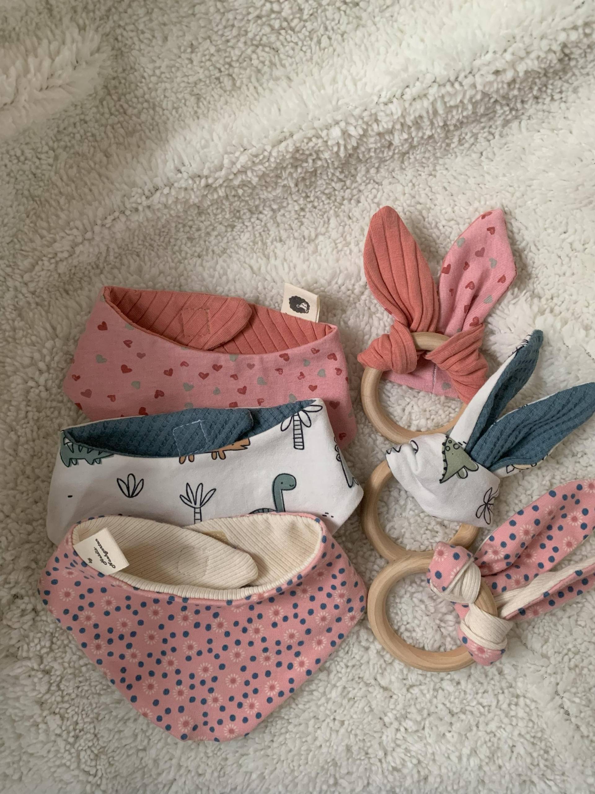 Baby Geschenkset 2Teilig Halstuch Und Greifring von HeidisNaehgarten