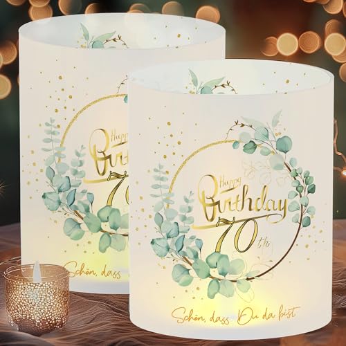 Heromor 12 Stück Windlicht Tischdeko 70. Geburtstag Eukalyptus Grün Deko, Lichthülle Festliche Tischdekoration Taufe Kommunion, Schön DASS du da bist Design Heromor 12 Stück Windlicht Tischdeko 70. Geburtstag Eukalyptus Grün Deko, Lichthülle Festliche Tischdekoration Taufe Kommunion, Schön DASS du da bist Design von Heromor