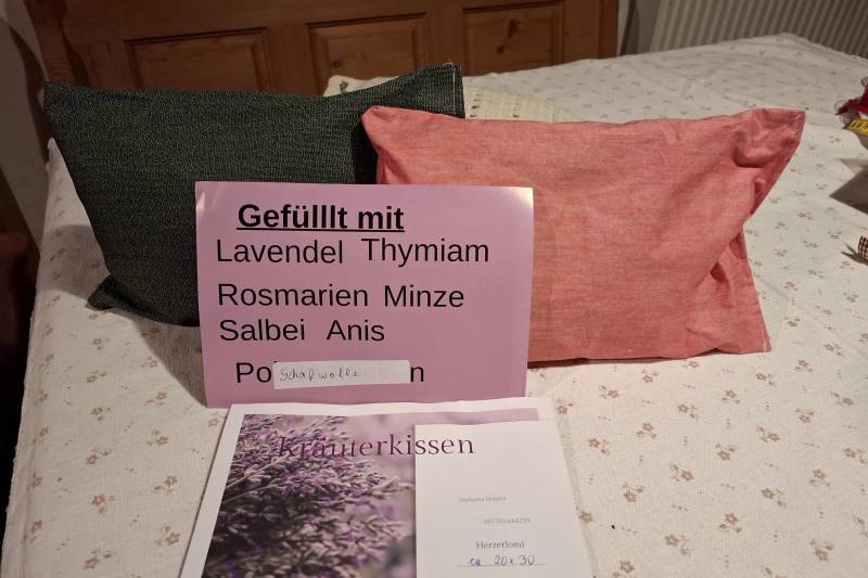 Inlett Mit Kräuter Gefüllt. Geschenk von Herzerlomi