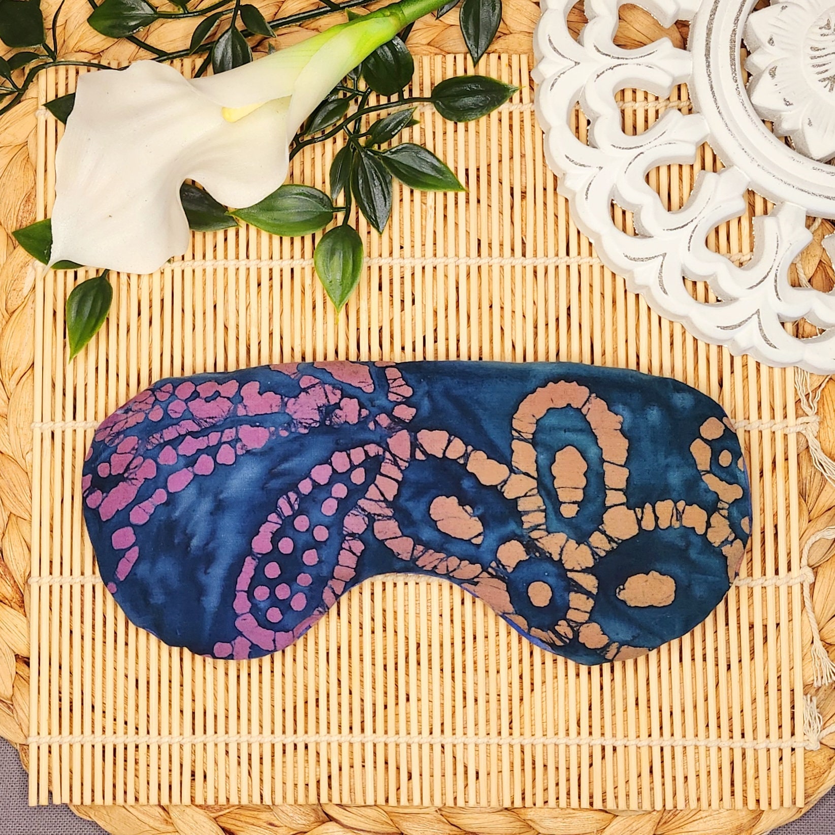 Augenkissen Yoga Rapssamen Lavendel Batik Blau Lila von HomeManufaktur