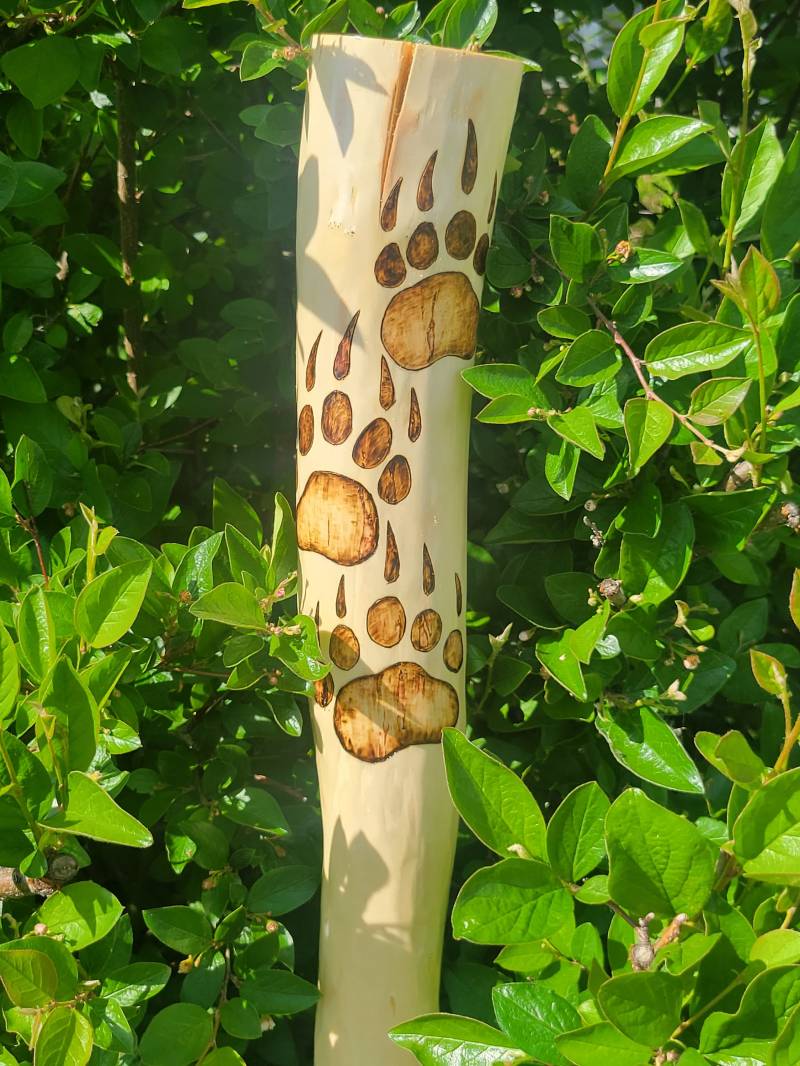 Handgeschnitzte Rautenweide Mit Nahpfoten Holz Gebrannt von HucksHikingSticks