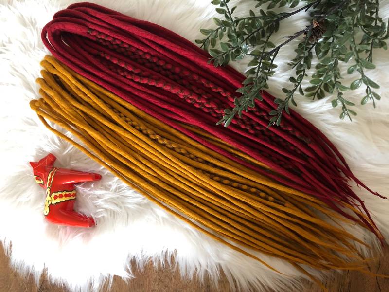 Wolldreads Senf Naturrot, Dunkelblond, Honig, Saharablond + Tomate Dunkelrot Bordeaux Double Ended Oder Single Soft Fake Merino von HyggeDreads