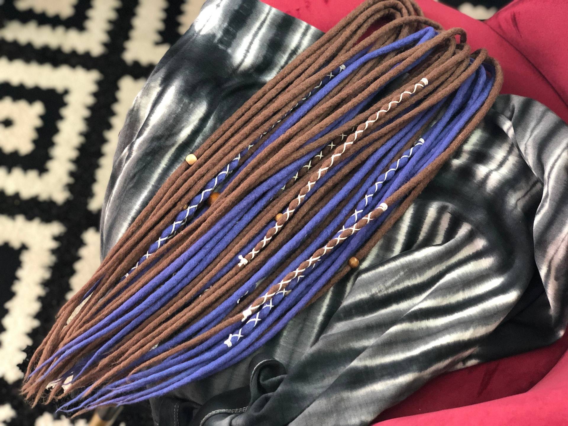 Wolle Dreads Tiramisu Hellbraun Blau Iris Lila Doppelseitig Oder Einseitig Weich Gefälschte Merino Dreadlocks Set Geschenk von HyggeDreads