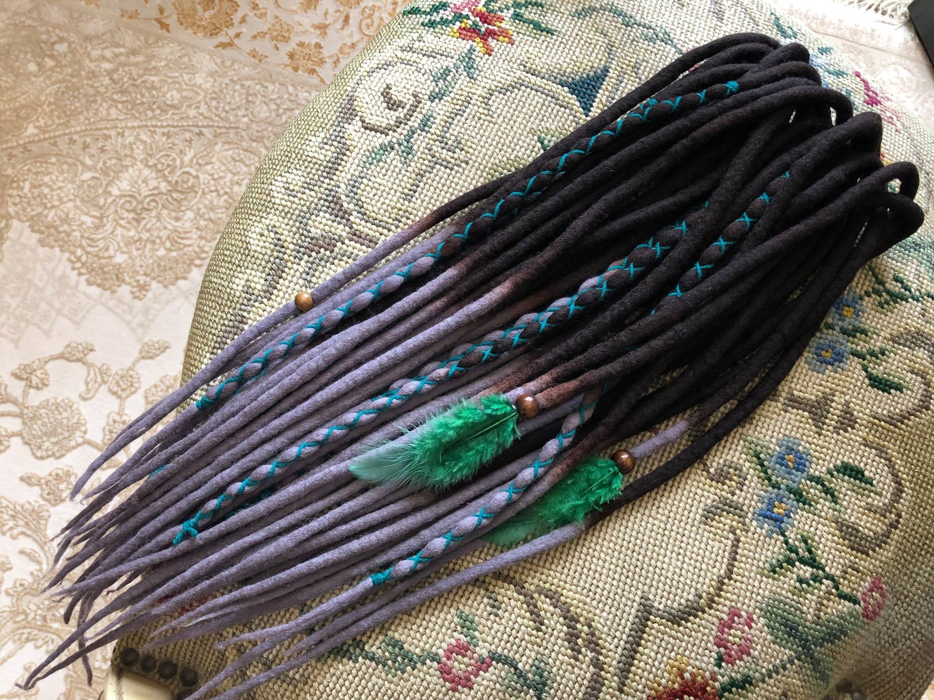 Wolle Fürchtet Ombre Dunkelbraun Auf Grauer Farbe Double Oder Single Ended Weiche Gefälschte Merino Umwickelte Dreadlocks Set Geschenk Haar von HyggeDreads