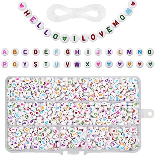 I LOVE MOM 1000 Stück Perlen zum Auffädeln,Buchstabenperlen A bis Z Buchstaben Perlenset Herzperlen für DIY Armbänder Bastelset Schmuckherstellung (Bunt) von I LOVE MOM