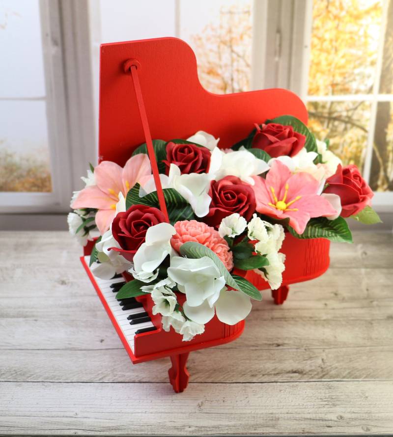 Handgemachte Blüten-Seife „Blüten Im Klavier"/Piano Flowers von ICSoap