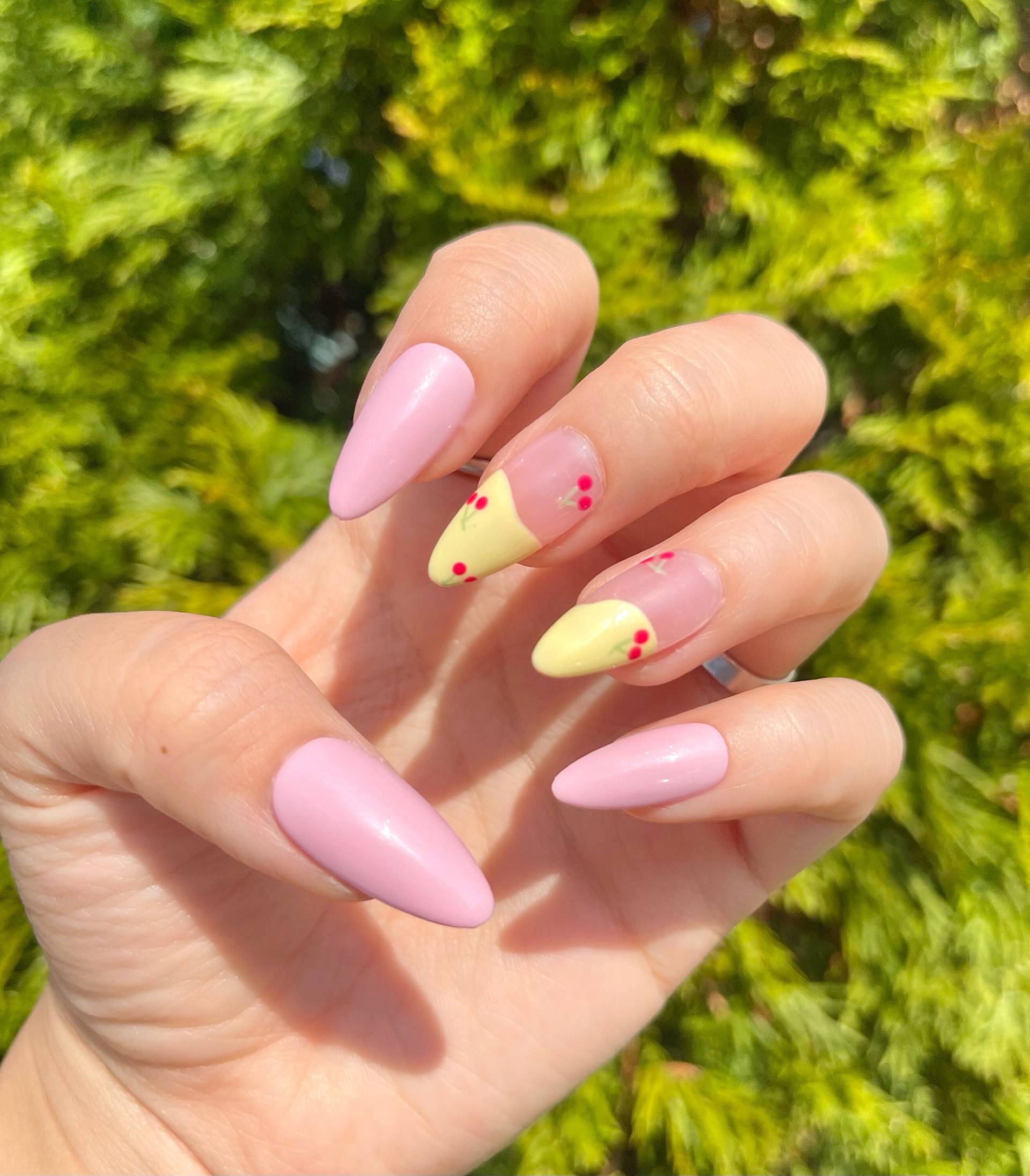 Kirschnägel/Frühlingsnägel/Kunstnägel/Abstrakte Kirschnägel/Pinke Und Gelbe Nägel/Press On Nails von ImaGINAtionNails