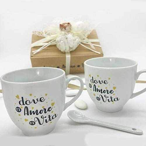 Ingrosso e Risparmio Set mit 2 weißen Cappuccino-Tassen aus Keramik mit Spruch Wo es ist Liebe gibt es Leben und Teelöffel, Gastgeschenke für Hochzeit, komplett mit Geschenkbox (ohne Verpackung) von Ingrosso e Risparmio